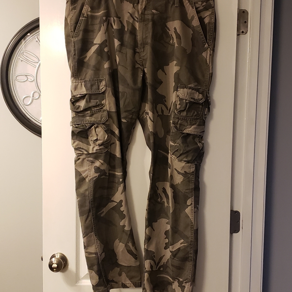 Wrangler Camo pants size 40/32
